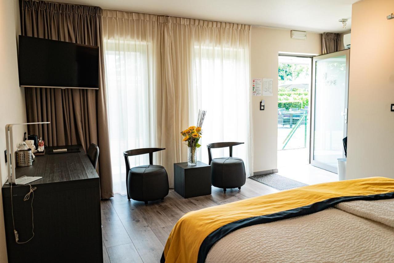 Abalona Hotel & Apartments 덴데르몬데 외부 사진